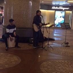 亚洲广场唱歌视频,一场别开生面的街头音乐盛宴