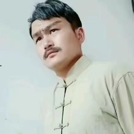 小九叔模仿中日韩人视频,小九叔模仿视频引发热潮